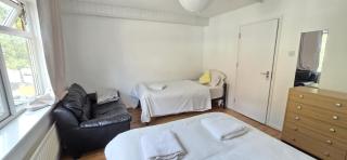 Property Near Aldgate London - 8