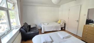 Property Near Aldgate London - 7