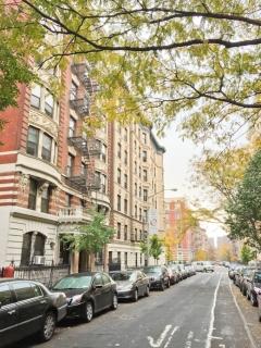 Parkside Haven Stylish 2BR Apt with Laundry Elevator - 8