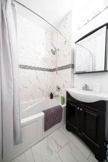 Parkside Haven Stylish 2BR Apt with Laundry Elevator - 5