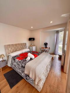 Lara's Ensuite Double Room - London - 3