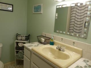 Charming Country 1Bd 1Ba Cabin near Eureka Springs, Beaver Lake and White River - 2