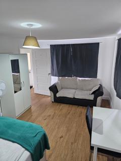 Stay in Doubleroom with professionals, Neat, Cosy - Dartford Central - Dartford - 4