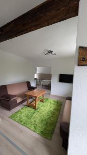 River`s Song Cottage - - 4
