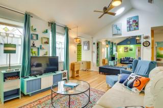 Outdoor Bar and Large Pool Retro ABQ Retreat! - 5