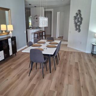 Stylish Vista Cay Poolside Escape Next to Pool Near all Theme Parks walk to the Convention Center and Int'l Drive - 1
