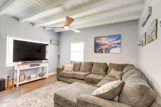 Bright Pinellas Park Getaway with Private Pool! - 8