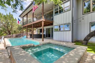 Lake Travis House with Private Dock, Pool and Hot Tub! - 0