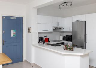 105 Kings Palace - Fabulous 2 Bed, 2 bath, Large Patio with Garden - Sea Views - Paphos - 1