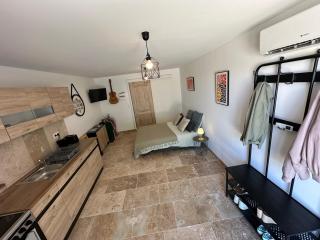 Studio neuf avec extérieur à 2km du centre - Saint-Rémy-de-Provence - 0