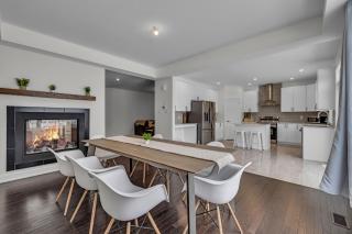Executive 4BDRM Home with Loft and Bsmnt - Ottawa - 9