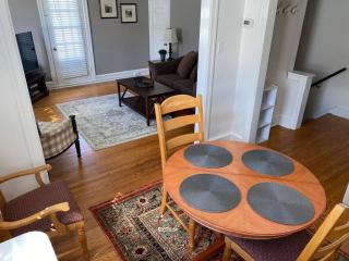 2mins Dtpatioparking50 Roku Tv400 Mbps - Bryn Mawr - 5