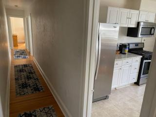 2mins Dtpatioparking50 Roku Tv400 Mbps - Bryn Mawr - 2