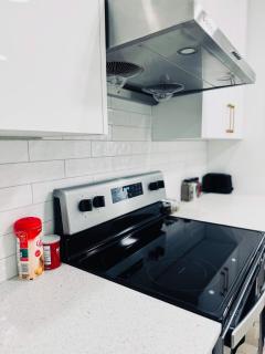 Cozy house with 4 Bedrooms 3 Full bath and 1 half bath - Calgary - 8