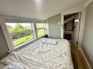 Tiny Private Room #4 in Shared 5BR House with Other Guests - 3