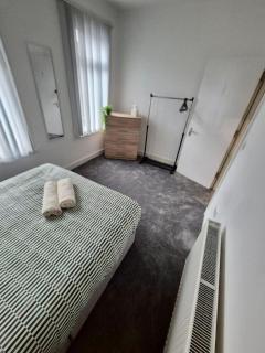 #49 Luxury 4-Bedroom House with Modern Comforts - 2