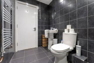 #49 Spectacular 4 bedroom house - Liverpool - 2