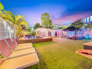 Villa Ciao Bella Sleeps 25 Pool Hot Tub - Miami - 8