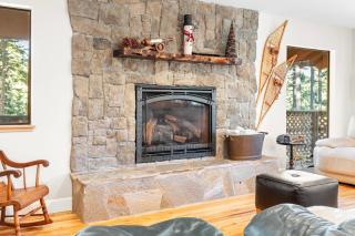 Secluded Incline Village Stay w Deck Near Diamond Peak Lake Cloud 9 and 12 by AvantStay - Incline Village - 4