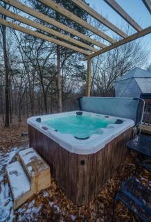 Unique Dome Home With Hot Tub & Piano, on 28 acres - 2