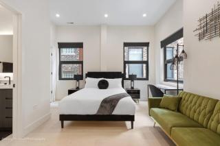 River North Private Deck With In and Out Parking - Chicago - 9