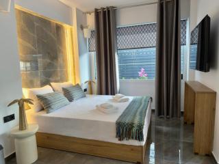 Celine Luxury Suites and Rooms - Olympiakí Aktí - 6