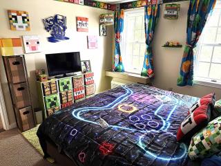 Game Night Suite at Jiminy Peak Ski OnOff Sleeps 4 - 1