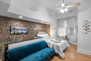 Premium Flat Near Attractions - 7