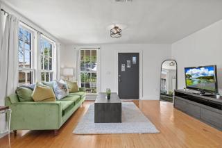 Henke Haus - A Few blocks from Main - 9