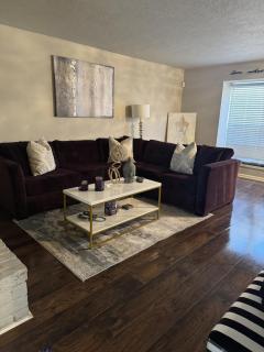 Charming Fully Furnished 3Bed All Utilities Included in HTX - 0