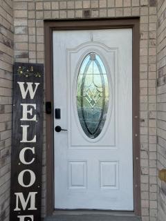 Charming 3-Bedroom Retreat in Prime Neighborhood - Brownsville - 0