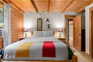 Charming Vermont Log Cabin - Cambridge - 5