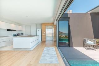 Amara 2 -Designer Penthouse with Solar Power - 5