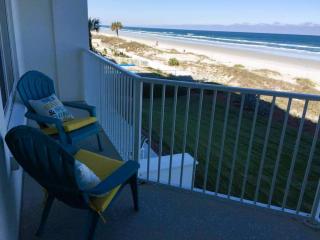 Serene 2BR Oceanfront Condo with Balcony, Florida - 5