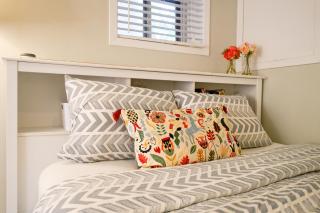 Charming Basement Suite with Private Entrance Near Subway, Koreatown & UofT - 4