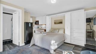 Sunlit Condo Heated Pool across from Beach - 9