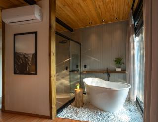 Green Barn Hotel & Bistro - 4