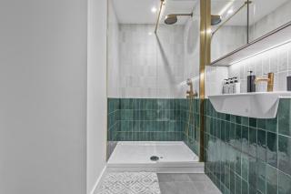 Spacious City Haven - Canal Views - City Centre - Birmingham - 6