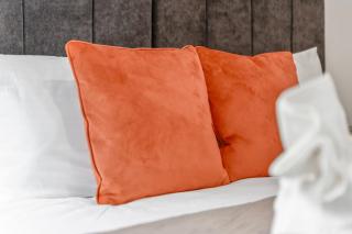 Spacious City Haven - Canal Views - City Centre - Birmingham - 1