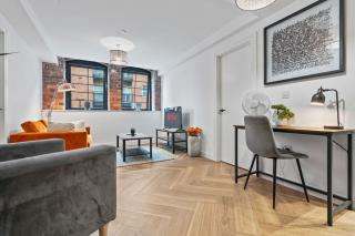 Spacious City Haven - Canal Views - City Centre - Birmingham - 9