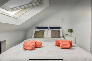 The Villa Suites - 8