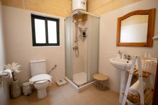 Jacuzzi Penthouse and Pet-Friendly - L-Għarb - 8