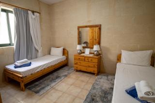Jacuzzi Penthouse and Pet-Friendly - L-Għarb - 2