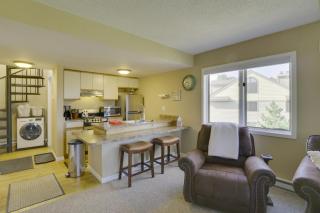Walk to Ski Lifts Mtn-View Granby Retreat! - Granby - 2