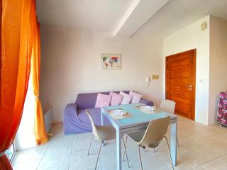 Double bedroom With Share bathroom in apartment Best location for tourists - Misraħ Il-Barrieri - 5