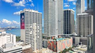 Heart of downtown Miami Studio POOL & GYM - 8