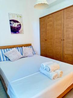 Double bedroom With Share bathroom in apartment Best location for tourists - 6