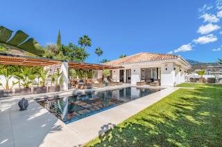 Sunset Villa With Pool - 0