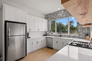 White Dove Pool House- Modern Luxury 4br Home Near Lake Travis Wpool - Austin - 1