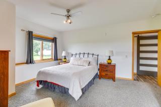 Outdoor Oasis Luxe Flat in Mt Horeb! - 2